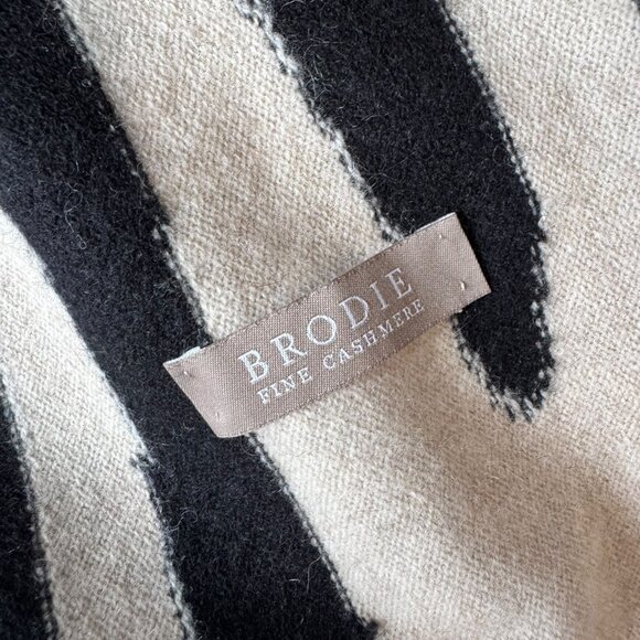 Brodie Cashmere Extra Large multicolor patchwork scarf 34" x 78" 100% cashmere - Picture 5 of 6